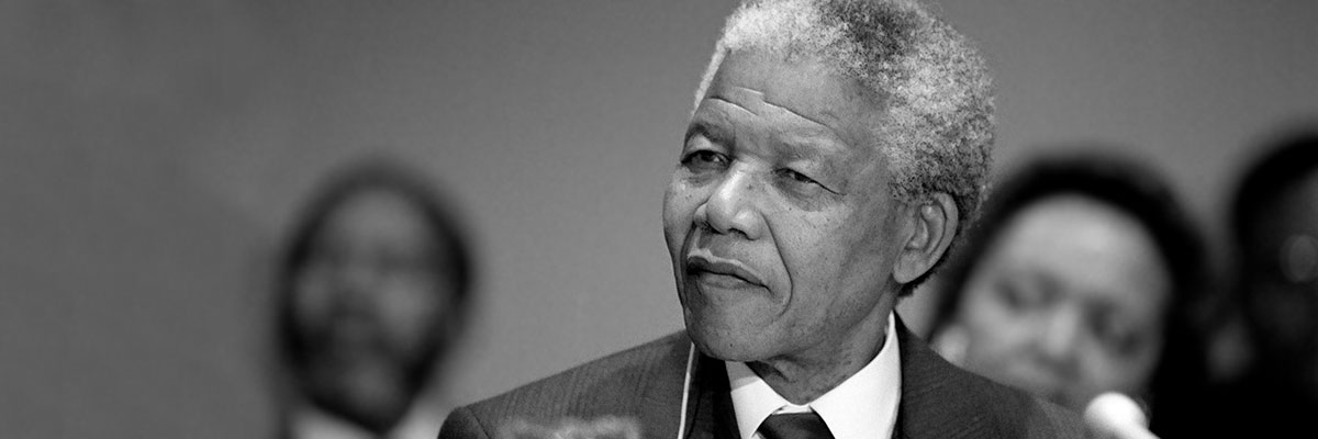 
南非非洲人国民大会主席纳尔逊曼德拉在新闻发布会上致辞，呼吁对制裁进行“分阶段维持”。 1991年12月3日。联合国图片/John Isaac