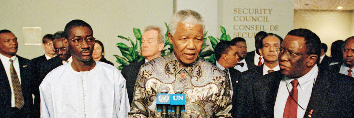 Nelson Mandela, président de l'Afrique du Sud, s'adresse à la 49e session de l'Assemblée générale.