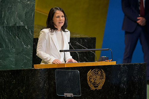 Portrait of Annalena Baerbock at the G.A. podium