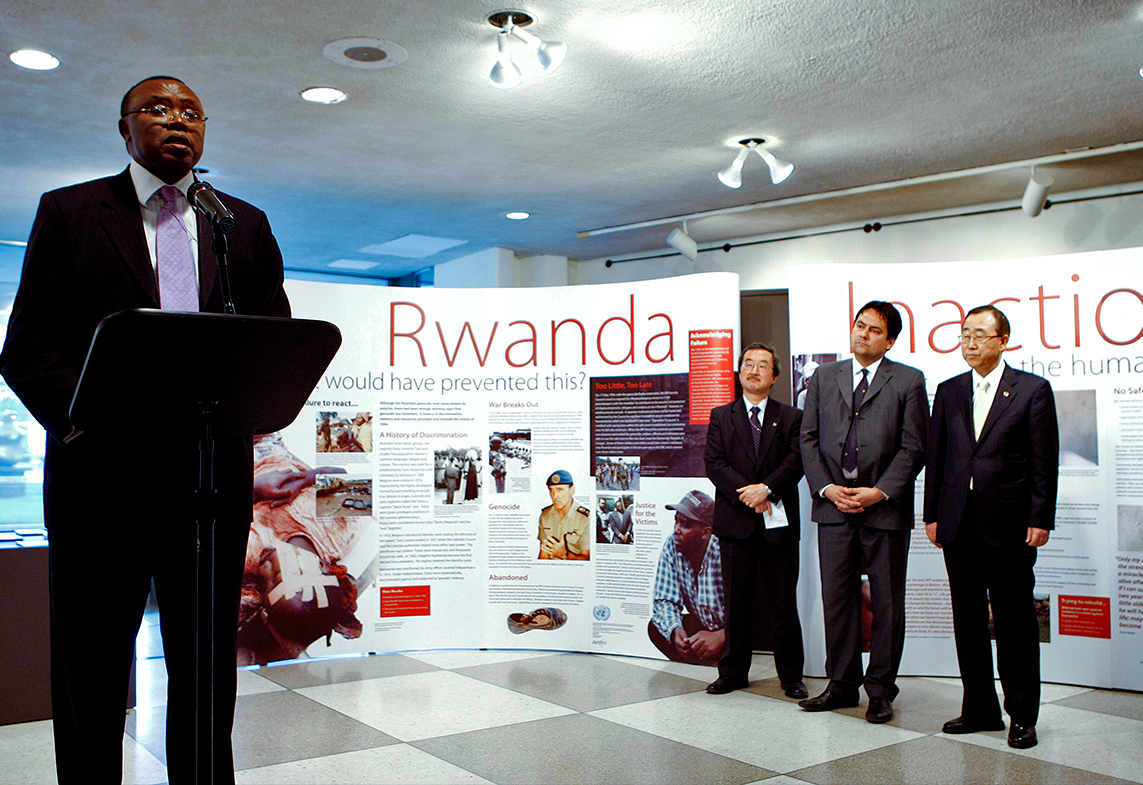 El Excmo. Sr. Joseph Nsengimana, Representante Permanente de la República de Rwanda ante la ONU, en la apertura.