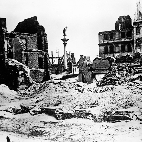  二战初期，被围困三周之后的波兰首都华沙满目苍夷。联合国图片